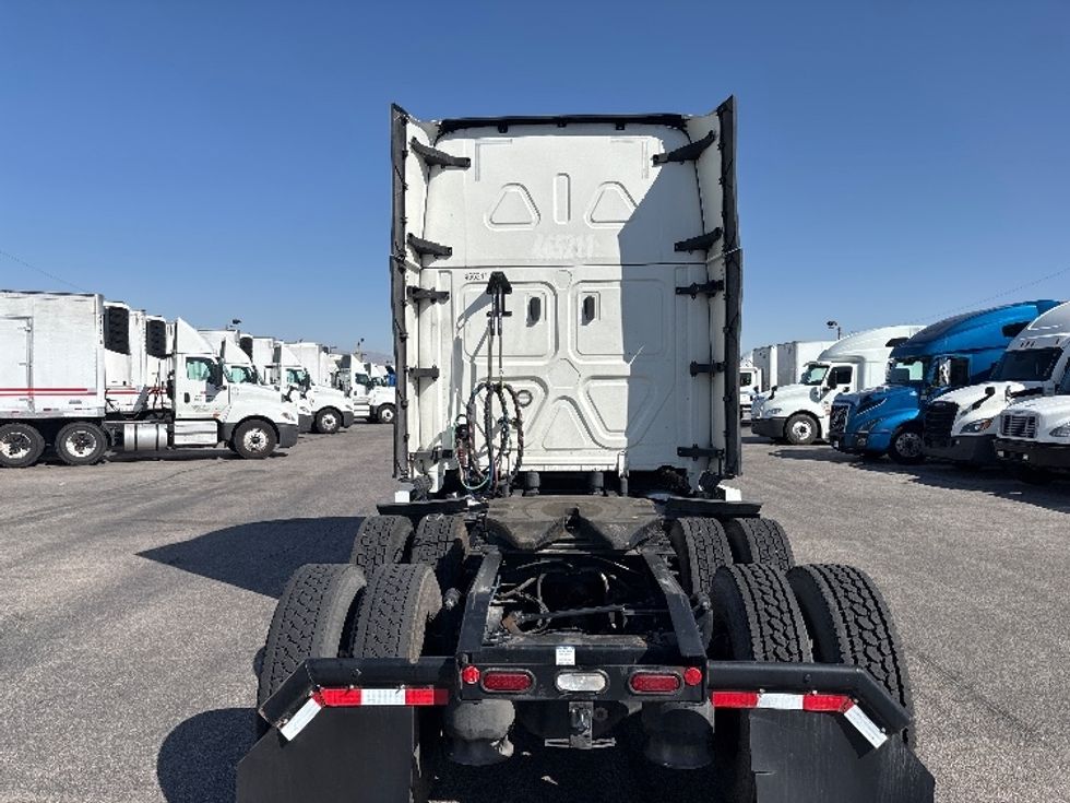 Sleeper Tractor-Heavy Duty Tractors-Freightliner-2022-T12664ST-El Paso-TX-557,476\n\t\tmiles-$ 67,500 - Image 6