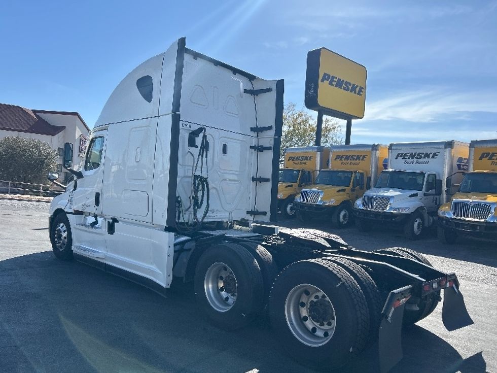 Sleeper Tractor-Heavy Duty Tractors-Freightliner-2022-T12664ST-El Paso-TX-571,167\n\t\tmiles-$ 66,750 - Image 5