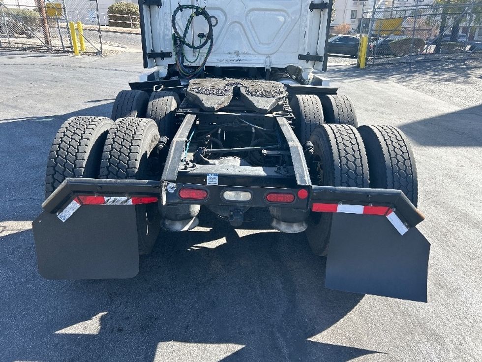 Sleeper Tractor-Heavy Duty Tractors-Freightliner-2022-T12664ST-El Paso-TX-571,167\n\t\tmiles-$ 66,750 - Image 6