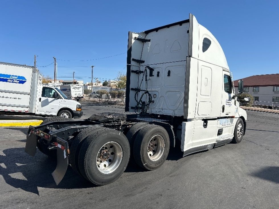 Sleeper Tractor-Heavy Duty Tractors-Freightliner-2022-T12664ST-El Paso-TX-571,167\n\t\tmiles-$ 66,750 - Image 7