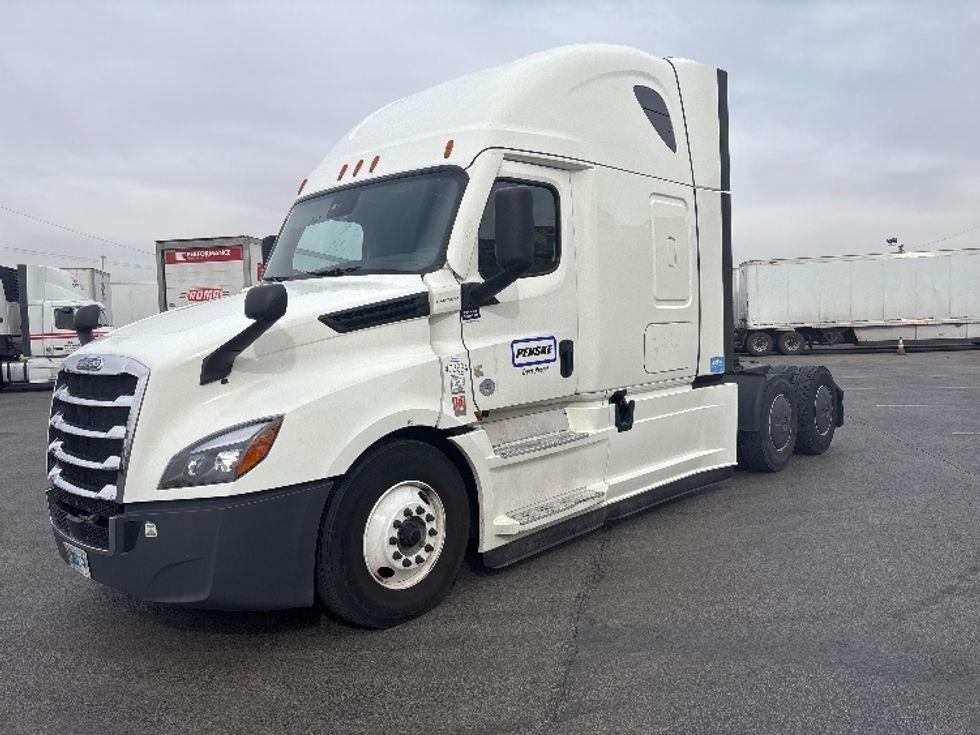 Sleeper Tractor-Heavy Duty Tractors-Freightliner-2022-T12664ST-El Paso-TX-585,828\n\t\tmiles-$ 73,250 - Image 3