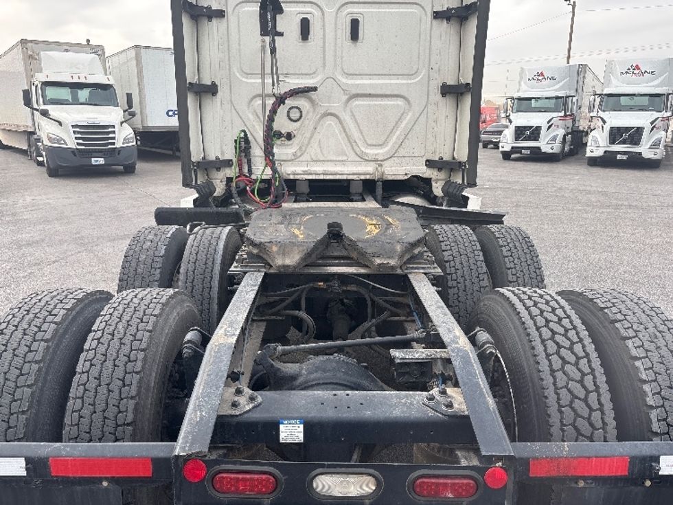 Sleeper Tractor-Heavy Duty Tractors-Freightliner-2022-T12664ST-El Paso-TX-585,828\n\t\tmiles-$ 73,250 - Image 6