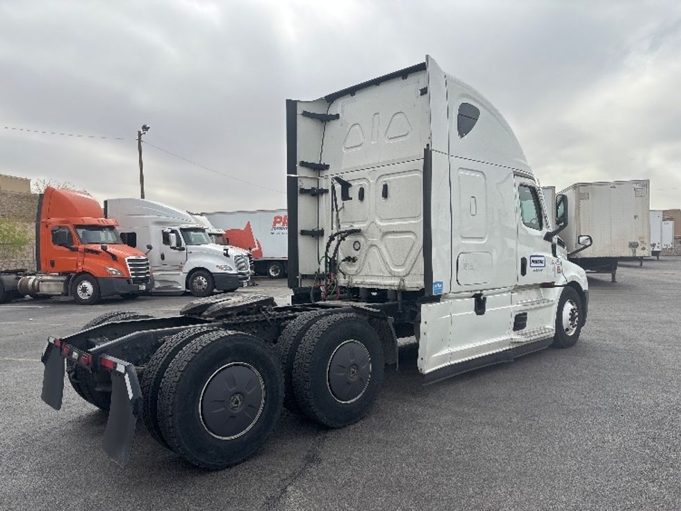 Sleeper Tractor-Heavy Duty Tractors-Freightliner-2022-T12664ST-El Paso-TX-585,828\n\t\tmiles-$ 73,250 - Image 7