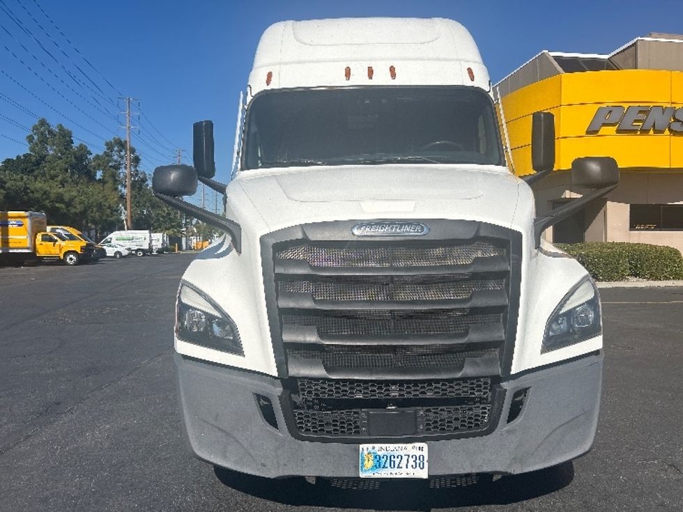 Sleeper Tractor-Heavy Duty Tractors-Freightliner-2022-T12664ST-El Paso-TX-596,941\n\t\tmiles-$ 60,000 - Image 2