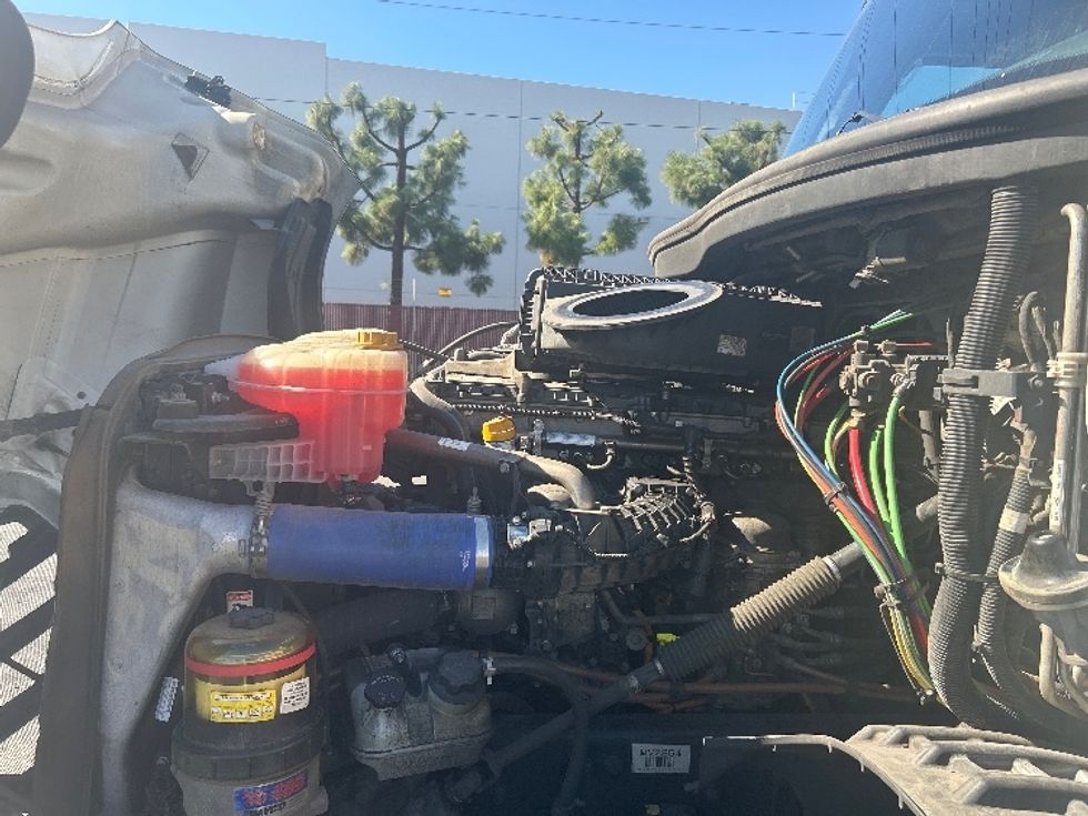 Sleeper Tractor-Heavy Duty Tractors-Freightliner-2022-T12664ST-El Paso-TX-596,941\n\t\tmiles-$ 60,000 - Image 21