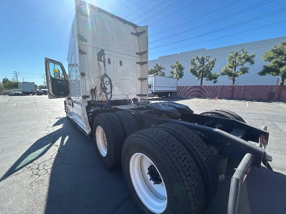 Sleeper Tractor-Heavy Duty Tractors-Freightliner-2022-T12664ST-El Paso-TX-596,941\n\t\tmiles-$ 60,000 - Image 22