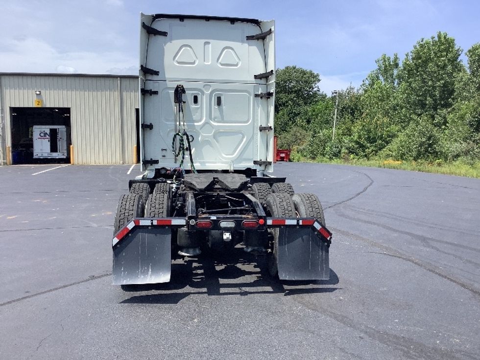 Sleeper Tractor-Heavy Duty Tractors-Freightliner-2022-T12664ST-Elizabethtown-KY-509,051\n\t\tmiles-$ 73,750 - Image 6