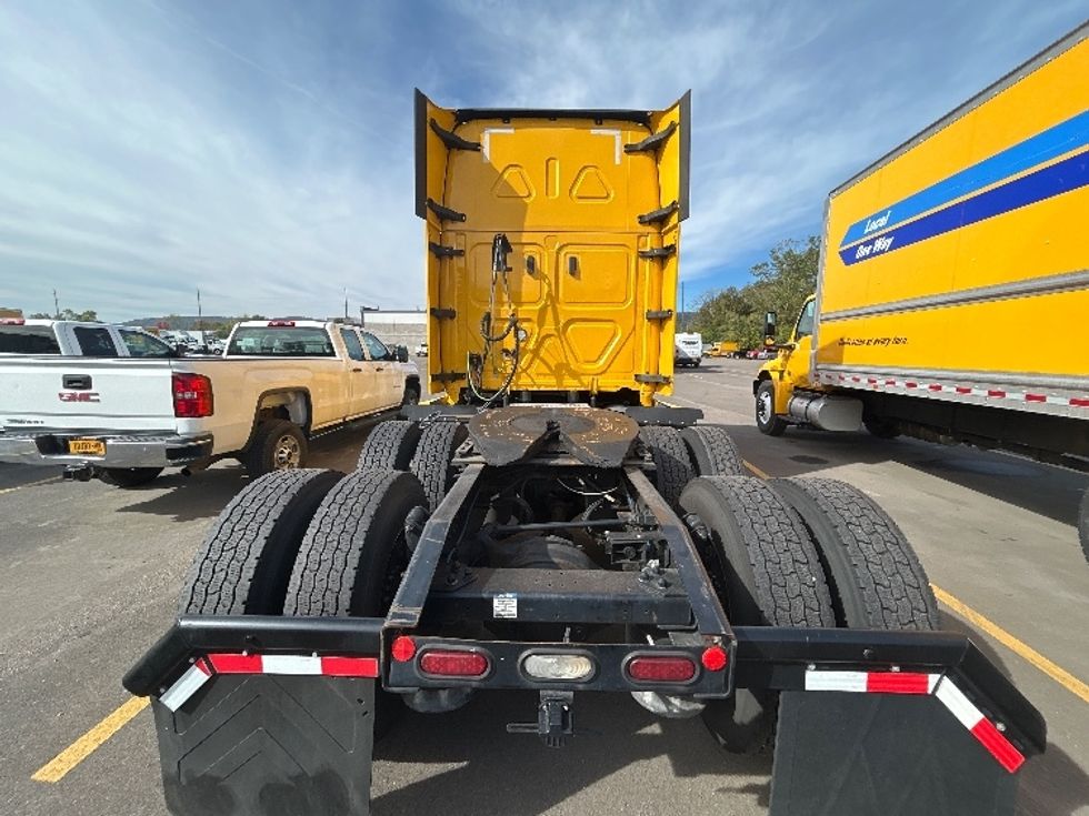 Sleeper Tractor-Heavy Duty Tractors-Freightliner-2022-T12664ST-Elmira-NY-432,516\n\t\tmiles-$ 71,000 - Image 5