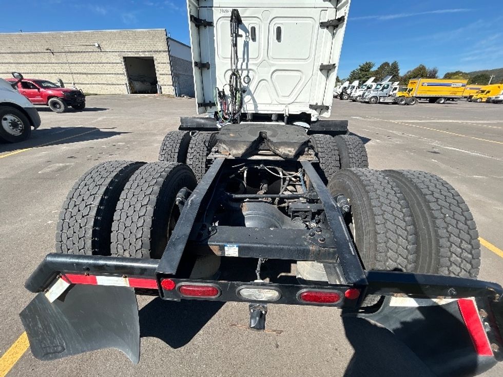 Sleeper Tractor-Heavy Duty Tractors-Freightliner-2022-T12664ST-Elmira-NY-591,958\n\t\tmiles-$ 60,000 - Image 6