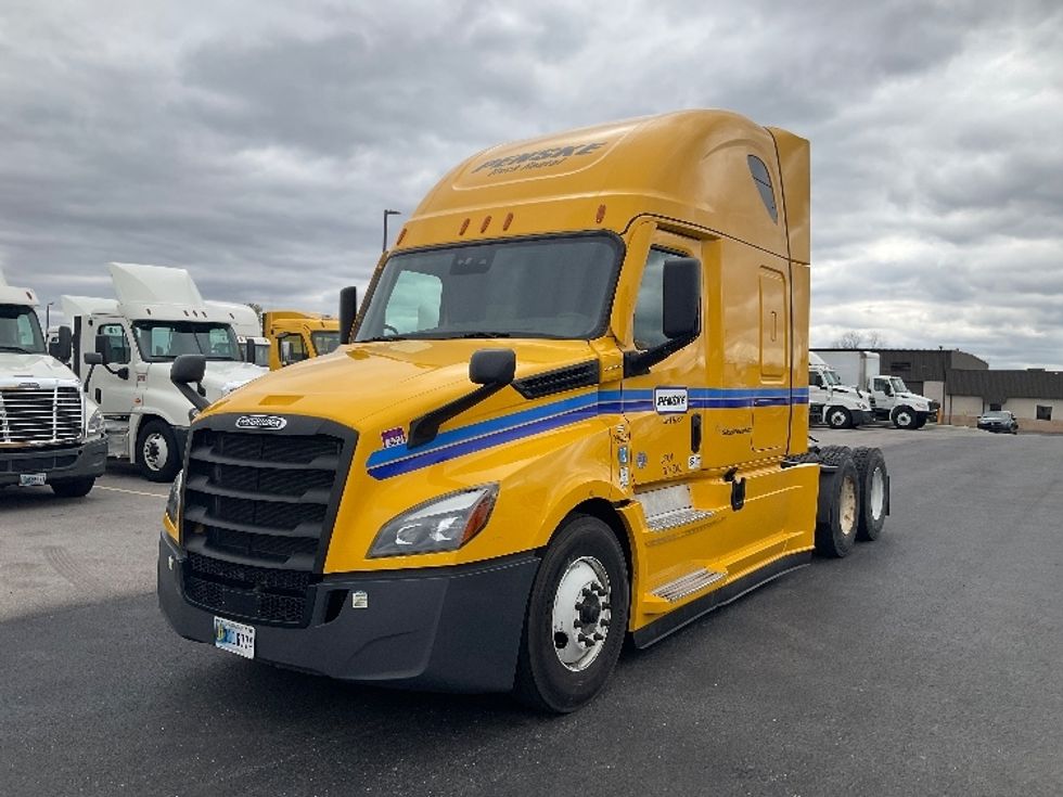 Sleeper Tractor-Heavy Duty Tractors-Freightliner-2022-T12664ST-Erlanger-KY-386,797\n\t\tmiles-$ 76,750 - Image 3
