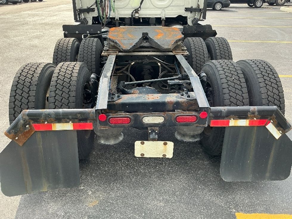 Sleeper Tractor-Heavy Duty Tractors-Freightliner-2022-T12664ST-Erlanger-KY-389,356\n\t\tmiles-$ 74,500 - Image 6