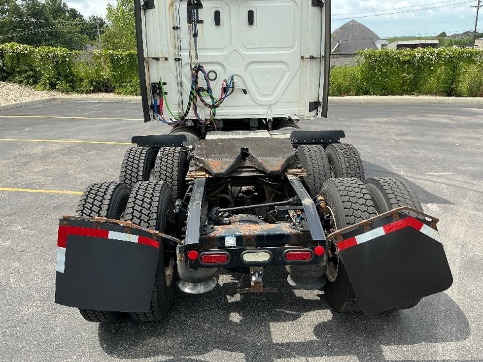 Sleeper Tractor-Heavy Duty Tractors-Freightliner-2022-T12664ST-Erlanger-KY-407,000\n\t\tmiles-$ 83,750 - Image 6