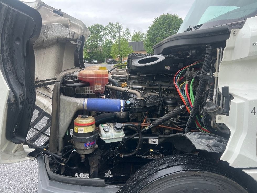 Sleeper Tractor-Heavy Duty Tractors-Freightliner-2022-T12664ST-Essex-MD-475,295\n\t\tmiles-$ 73,750 - Image 21