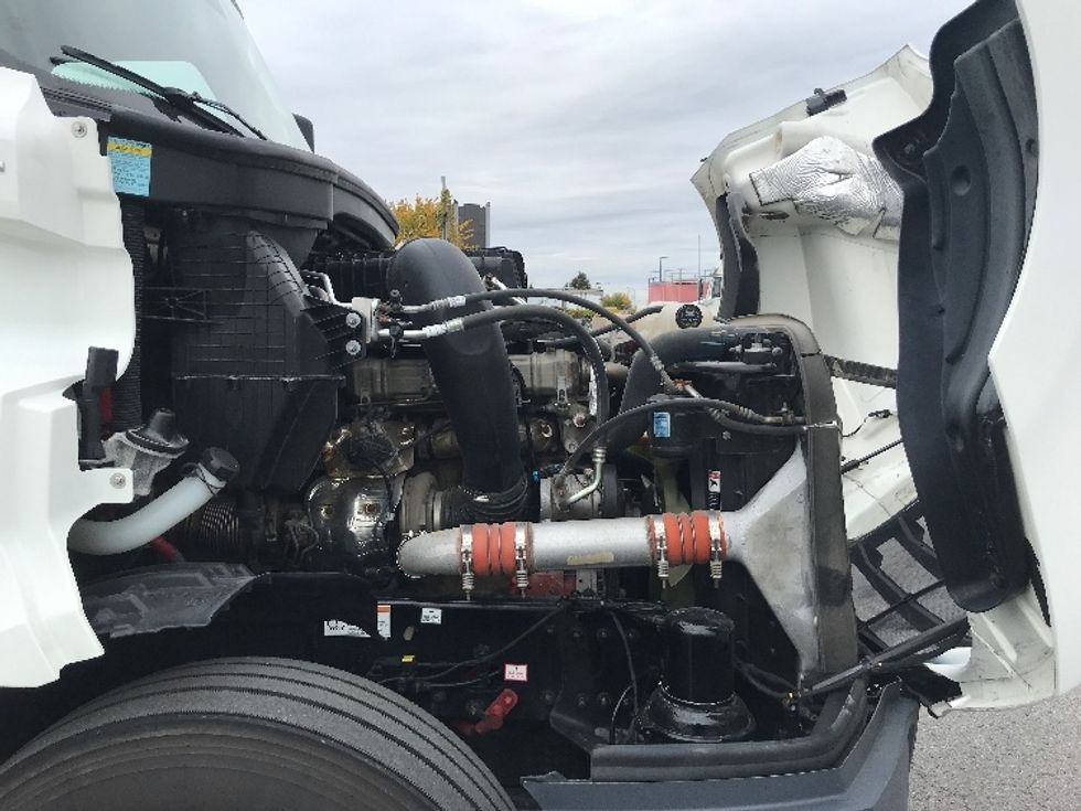 Sleeper Tractor-Heavy Duty Tractors-Freightliner-2022-T12664ST-Etobicoke-ON-513,164\n\t\tkm-$ 113,250 - Image 20