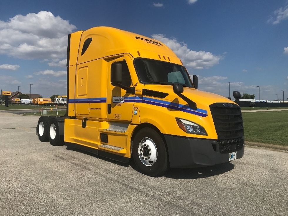 Sleeper Tractor-Heavy Duty Tractors-Freightliner-2022-T12664ST-Evansville-IN-409,540\n\t\tmiles-$ 73,000 - Image 1