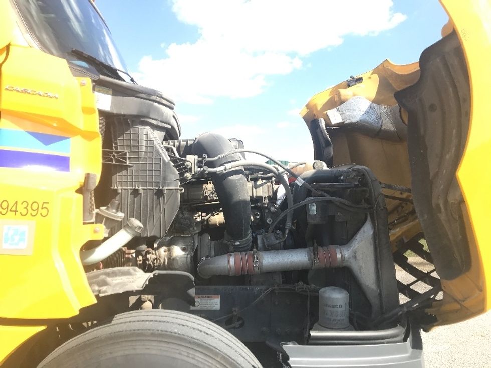 Sleeper Tractor-Heavy Duty Tractors-Freightliner-2022-T12664ST-Evansville-IN-409,540\n\t\tmiles-$ 73,000 - Image 20