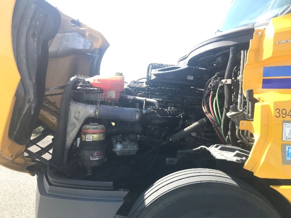 Sleeper Tractor-Heavy Duty Tractors-Freightliner-2022-T12664ST-Evansville-IN-409,540\n\t\tmiles-$ 73,000 - Image 21