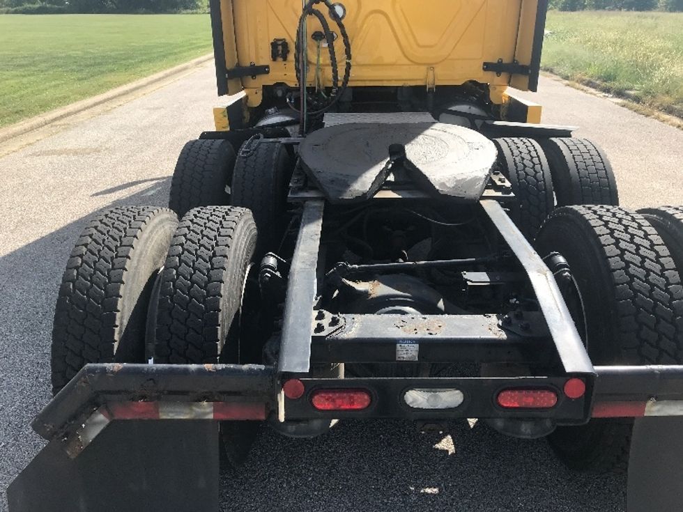 Sleeper Tractor-Heavy Duty Tractors-Freightliner-2022-T12664ST-Evansville-IN-409,540\n\t\tmiles-$ 73,000 - Image 6