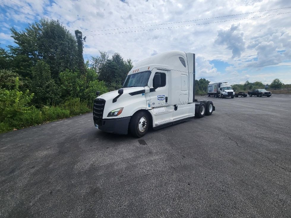 Sleeper Tractor-Heavy Duty Tractors-Freightliner-2022-T12664ST-Evansville-IN-445,231\n\t\tmiles-$ 74,500 - Image 3