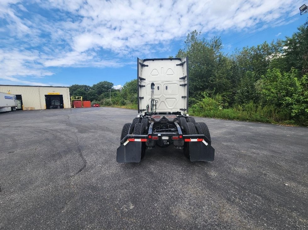 Sleeper Tractor-Heavy Duty Tractors-Freightliner-2022-T12664ST-Evansville-IN-445,231\n\t\tmiles-$ 74,500 - Image 6