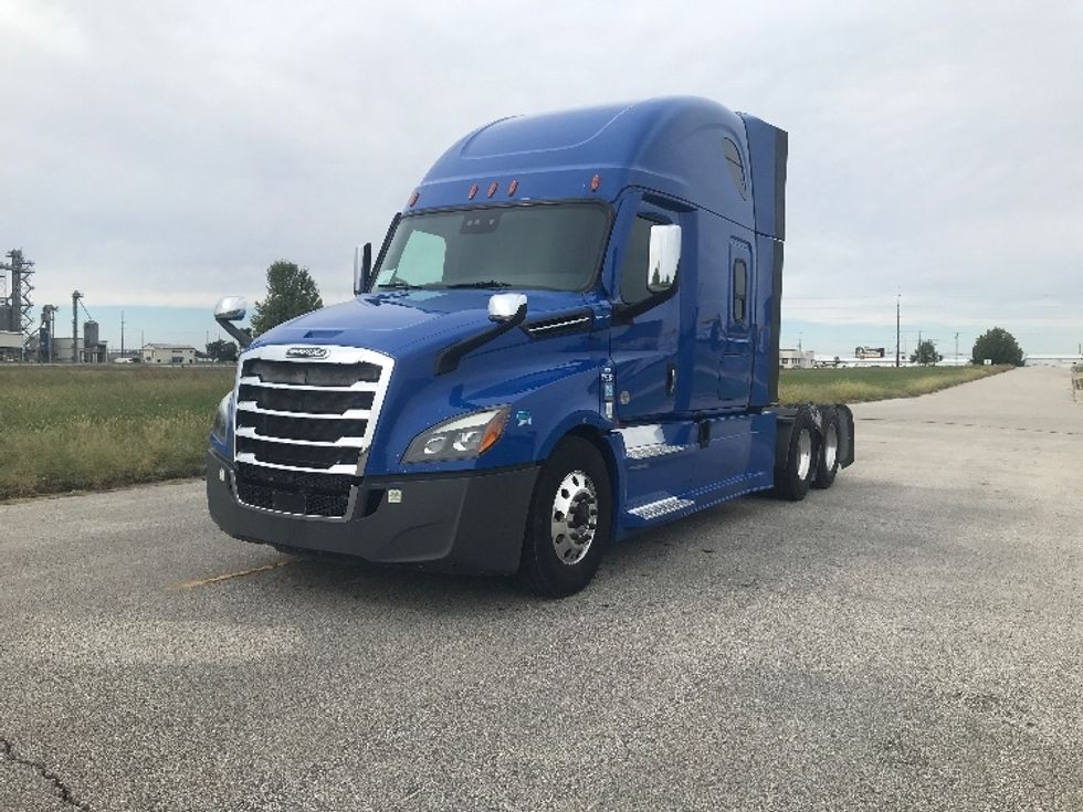 Sleeper Tractor-Heavy Duty Tractors-Freightliner-2022-T12664ST-Evansville-IN-501,099\n\t\tmiles-$ 68,250 - Image 3