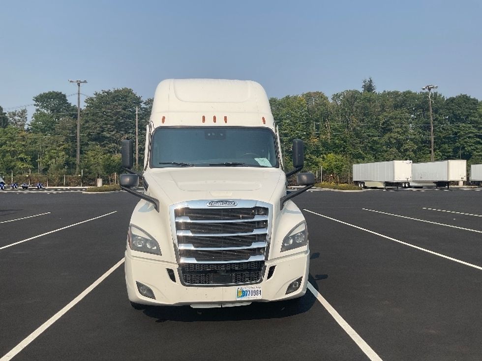 Sleeper Tractor-Heavy Duty Tractors-Freightliner-2022-T12664ST-Everett-WA-524,142\n\t\tmiles-$ 79,000 - Image 2