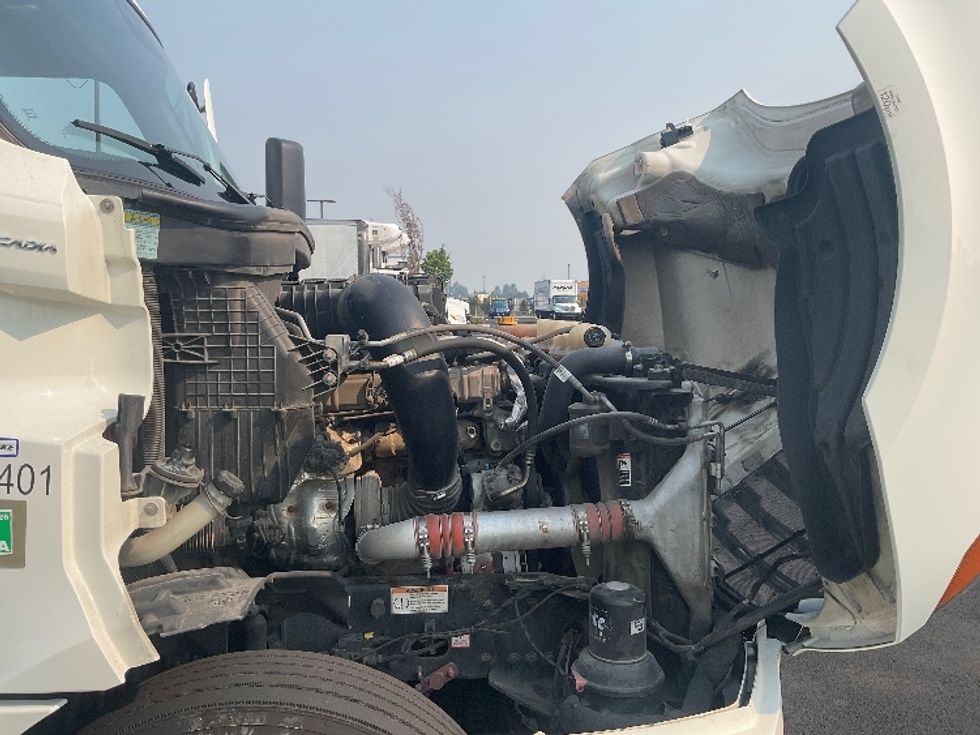 Sleeper Tractor-Heavy Duty Tractors-Freightliner-2022-T12664ST-Everett-WA-524,142\n\t\tmiles-$ 79,000 - Image 20
