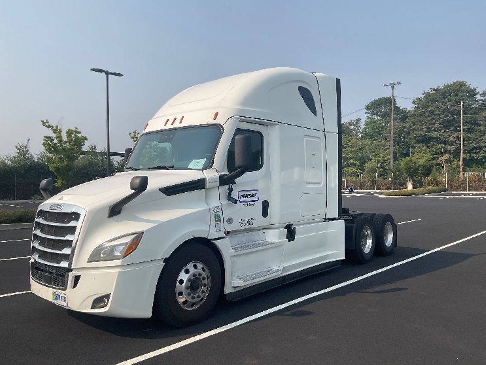 Sleeper Tractor-Heavy Duty Tractors-Freightliner-2022-T12664ST-Everett-WA-524,142\n\t\tmiles-$ 79,000 - Image 3