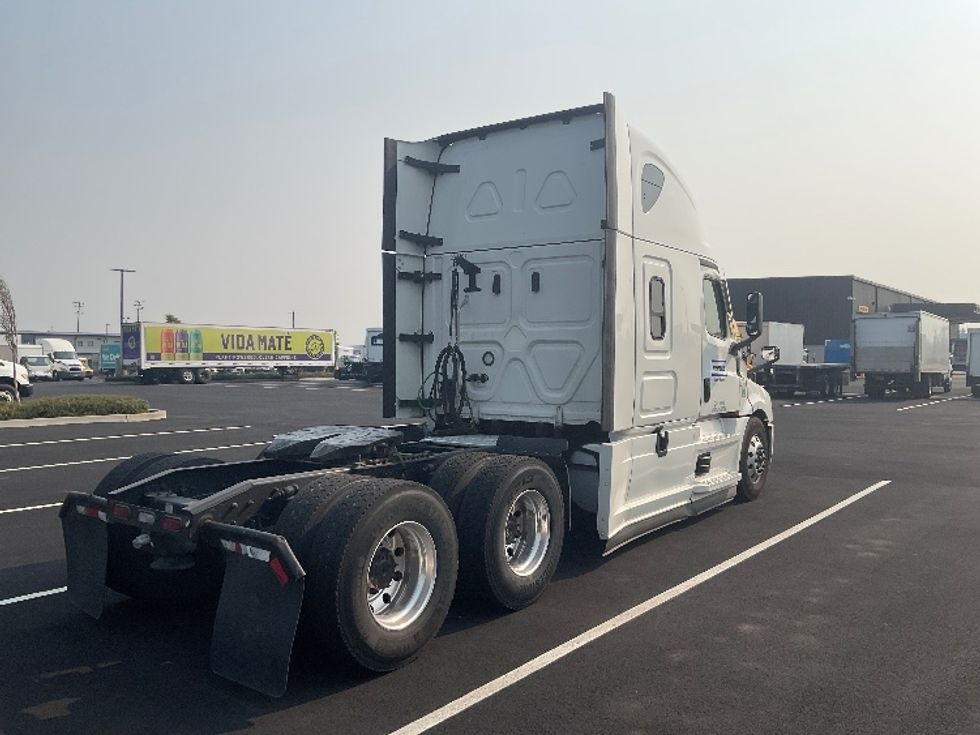 Sleeper Tractor-Heavy Duty Tractors-Freightliner-2022-T12664ST-Everett-WA-524,142\n\t\tmiles-$ 79,000 - Image 7