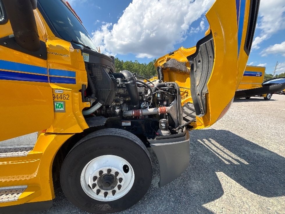 Sleeper Tractor-Heavy Duty Tractors-Freightliner-2022-T12664ST-Fayetteville-NC-582,812\n\t\tmiles-$ 64,750 - Image 20