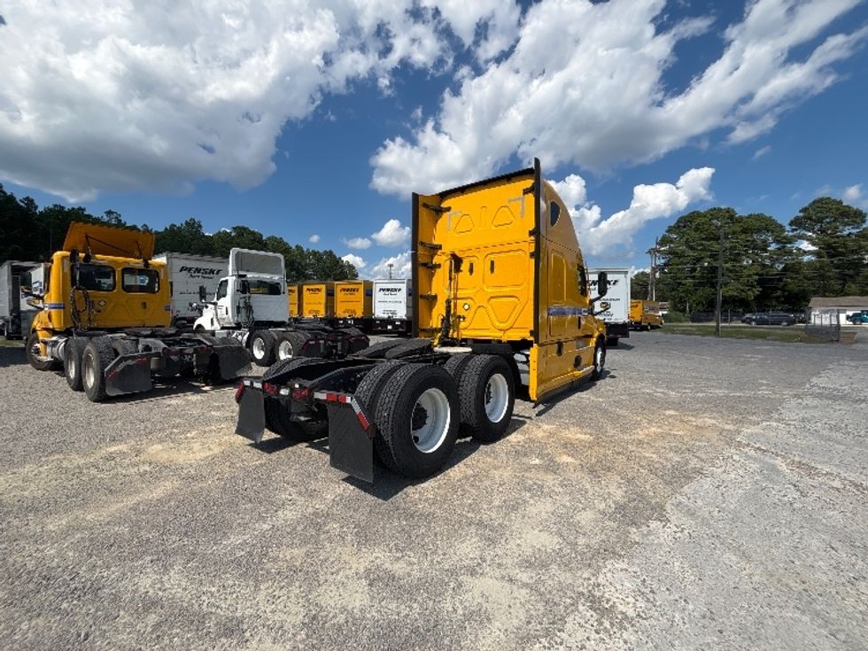 Sleeper Tractor-Heavy Duty Tractors-Freightliner-2022-T12664ST-Fayetteville-NC-582,812\n\t\tmiles-$ 64,750 - Image 7