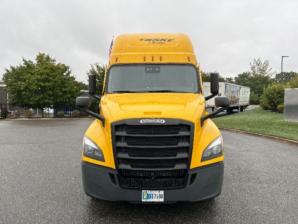 Sleeper Tractor-Heavy Duty Tractors-Freightliner-2022-T12664ST-Fitchburg-MA-361,579\n\t\tmiles-$ 77,500 - Image 2