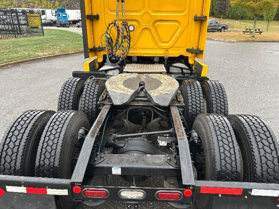 Sleeper Tractor-Heavy Duty Tractors-Freightliner-2022-T12664ST-Fitchburg-MA-361,579\n\t\tmiles-$ 77,500 - Image 6