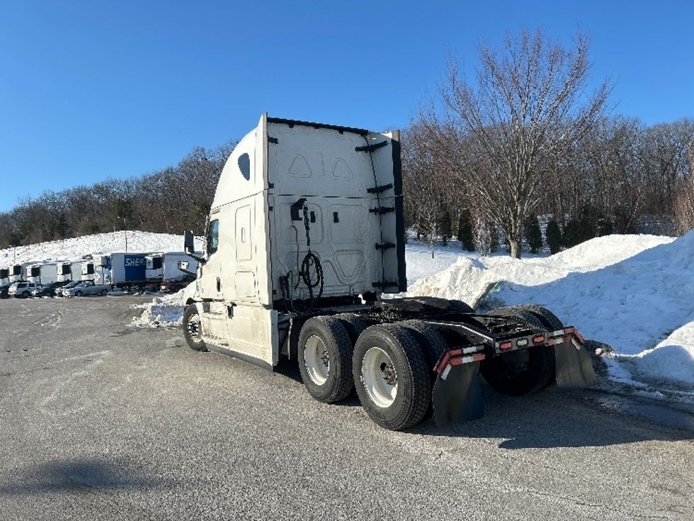 Sleeper Tractor-Heavy Duty Tractors-Freightliner-2022-T12664ST-Fitchburg-MA-534,370\n\t\tmiles-$ 61,500 - Image 5