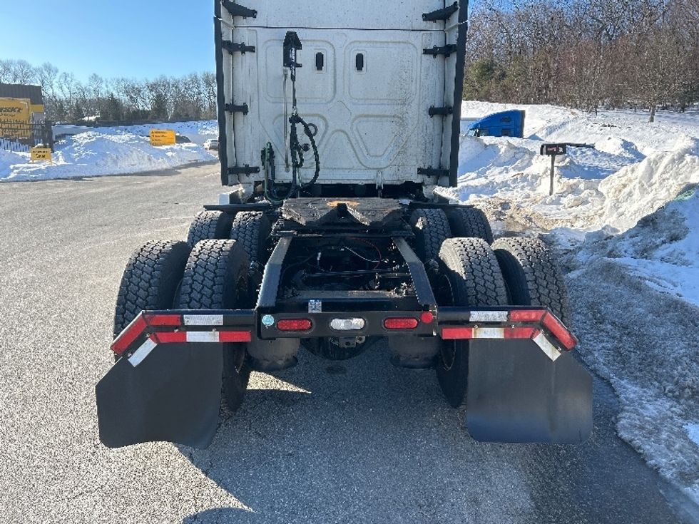 Sleeper Tractor-Heavy Duty Tractors-Freightliner-2022-T12664ST-Fitchburg-MA-534,370\n\t\tmiles-$ 61,500 - Image 6