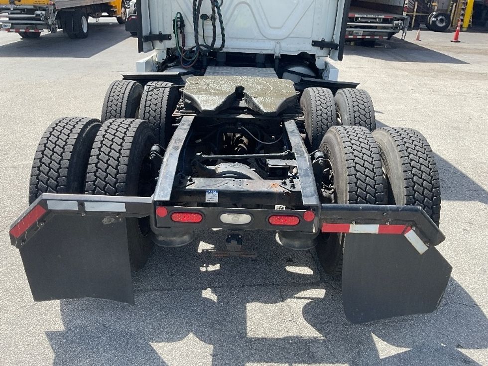 Sleeper Tractor-Heavy Duty Tractors-Freightliner-2022-T12664ST-Fitchburg-MA-562,778\n\t\tmiles-$ 62,750 - Image 6