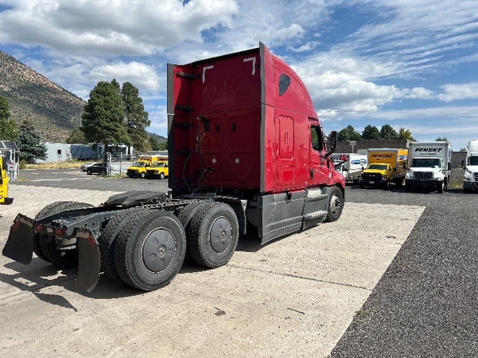 Sleeper Tractor-Heavy Duty Tractors-Freightliner-2022-T12664ST-Flagstaff-AZ-555,027\n\t\tmiles-$ 71,750 - Image 7