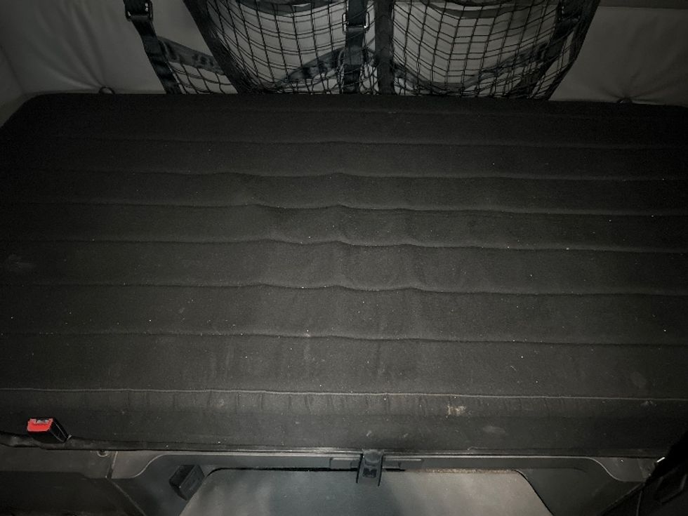 Sleeper Tractor-Heavy Duty Tractors-Freightliner-2022-T12664ST-Flint-MI-579,881\n\t\tmiles-$ 60,250 - Image 17