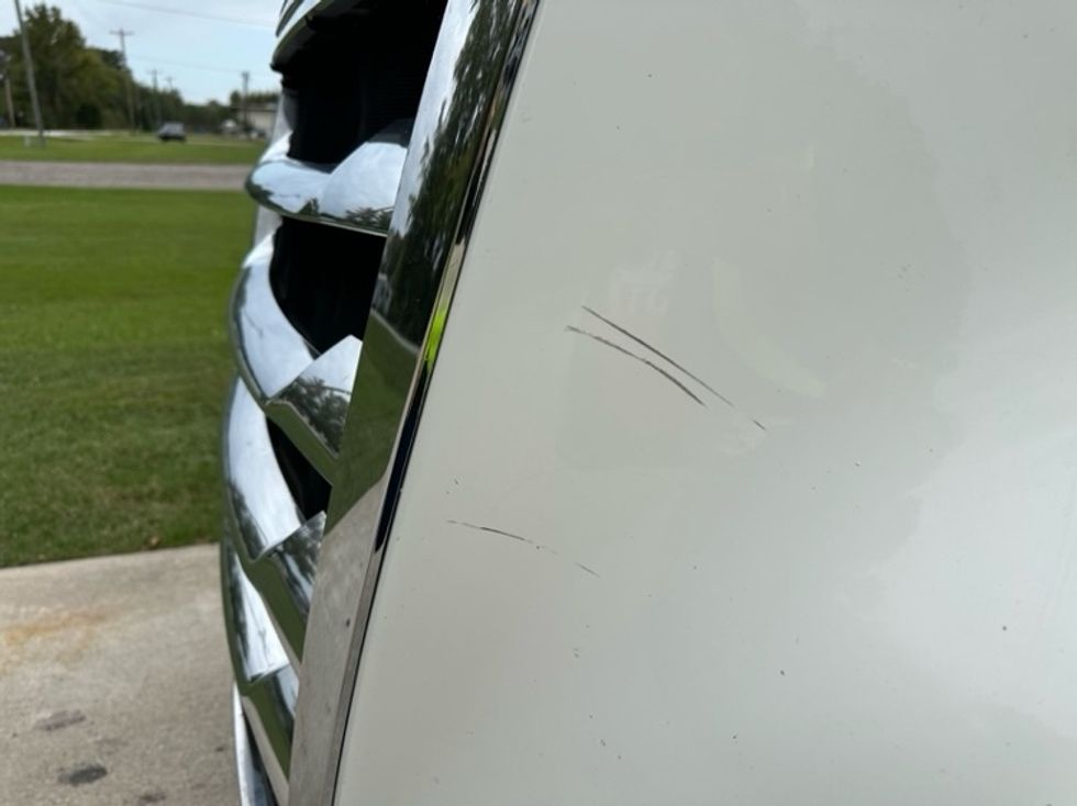 Sleeper Tractor-Heavy Duty Tractors-Freightliner-2022-T12664ST-Florence-SC-535,344\n\t\tmiles-$ 66,250 - Image 23