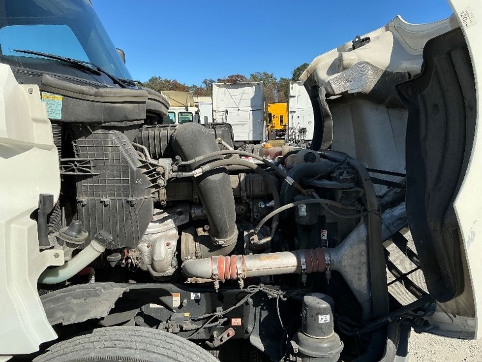 Sleeper Tractor-Heavy Duty Tractors-Freightliner-2022-T12664ST-Florence-SC-551,094\n\t\tmiles-$ 63,500 - Image 20