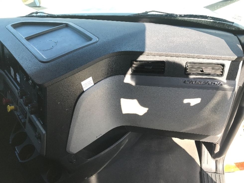 Sleeper Tractor-Heavy Duty Tractors-Freightliner-2022-T12664ST-Florence-SC-629,773\n\t\tmiles-$ 57,250 - Image 14