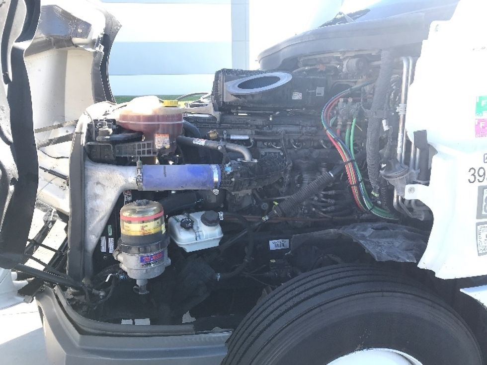 Sleeper Tractor-Heavy Duty Tractors-Freightliner-2022-T12664ST-Florence-SC-629,773\n\t\tmiles-$ 57,250 - Image 21