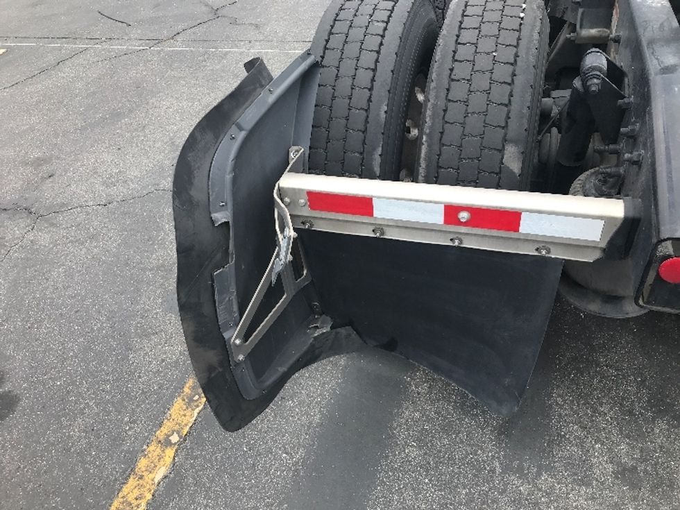 Sleeper Tractor-Heavy Duty Tractors-Freightliner-2022-T12664ST-Fontana-CA-360,392\n\t\tmiles-$ 93,000 - Image 22