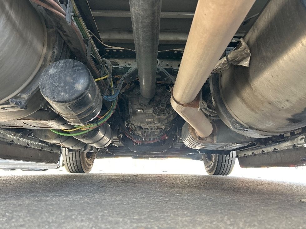 Sleeper Tractor-Heavy Duty Tractors-Freightliner-2022-T12664ST-Fontana-CA-386,279\n\t\tmiles-$ 94,250 - Image 23