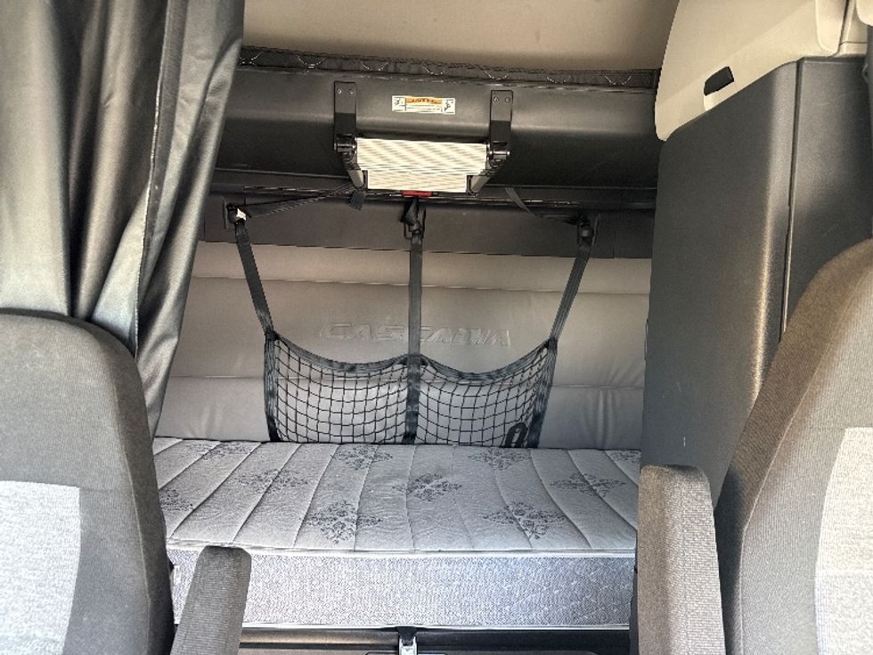 Sleeper Tractor-Heavy Duty Tractors-Freightliner-2022-T12664ST-Fontana-CA-391,337\n\t\tmiles-$ 92,000 - Image 16