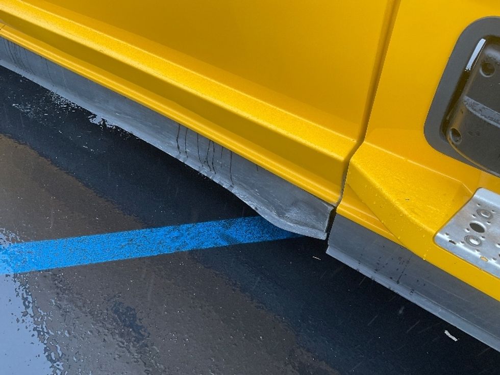 Sleeper Tractor-Heavy Duty Tractors-Freightliner-2022-T12664ST-Fontana-CA-426,421\n\t\tmiles-$ 73,000 - Image 22