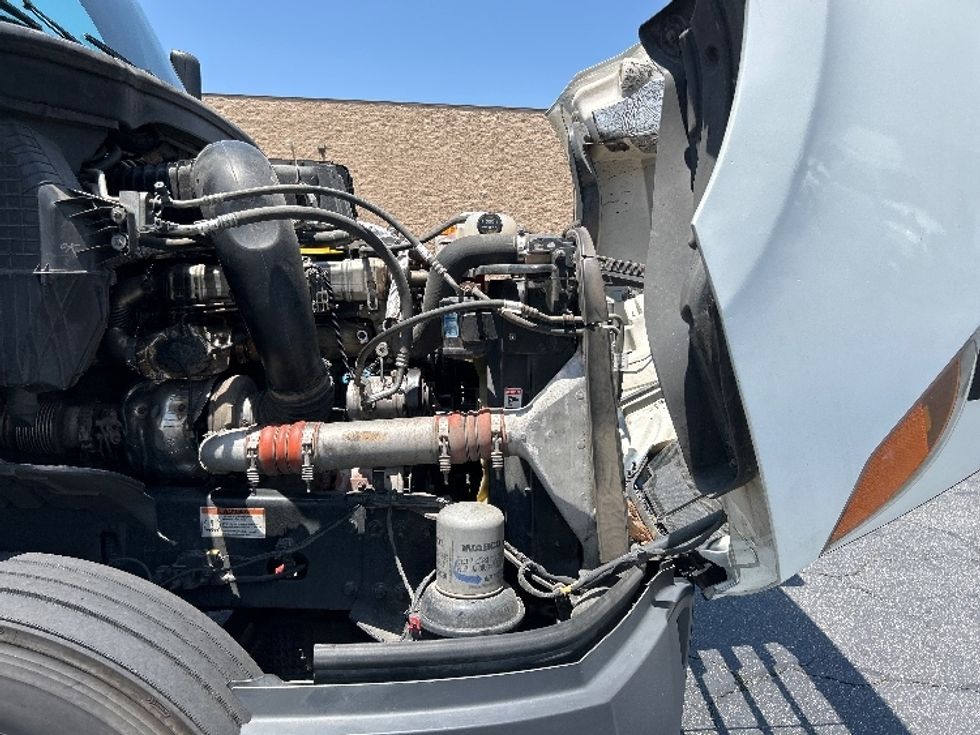 Sleeper Tractor-Heavy Duty Tractors-Freightliner-2022-T12664ST-Fontana-CA-446,980\n\t\tmiles-$ 87,000 - Image 20