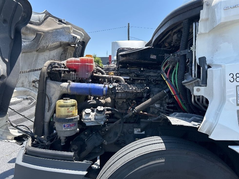 Sleeper Tractor-Heavy Duty Tractors-Freightliner-2022-T12664ST-Fontana-CA-446,980\n\t\tmiles-$ 87,000 - Image 21