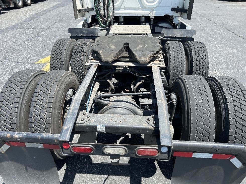 Sleeper Tractor-Heavy Duty Tractors-Freightliner-2022-T12664ST-Fontana-CA-446,980\n\t\tmiles-$ 87,000 - Image 6