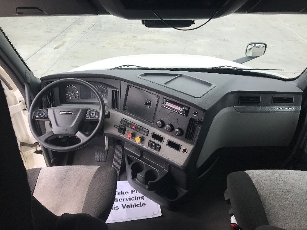 Sleeper Tractor-Heavy Duty Tractors-Freightliner-2022-T12664ST-Fontana-CA-516,376\n\t\tmiles-$ 78,750 - Image 12